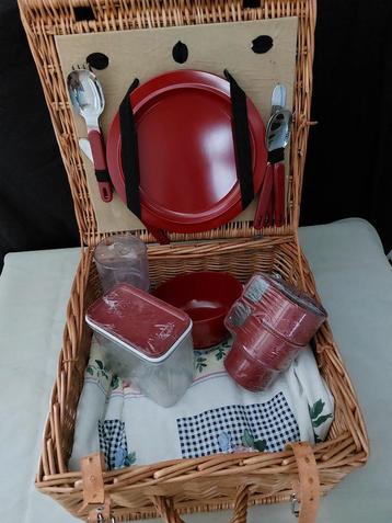 Picknickmand  beschikbaar voor biedingen