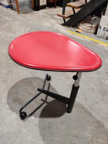 Kick side table door Toshiyuki Kita voor Cassina, jaren '80 beschikbaar voor biedingen