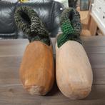 Paar antieke klompen met sokken, Ophalen of Verzenden