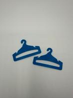 Vintage Sindy Doll blue hangers plastic, Kinderen en Baby's, Speelgoed | Poppen, Ophalen of Verzenden, Zo goed als nieuw, Overige typen