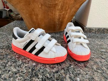 Adidas Schoenen - Maat 34 beschikbaar voor biedingen