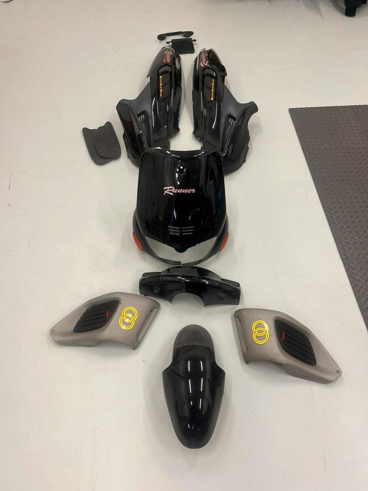 Originele Runner kappenset zwart, Motoren, Tuning en Styling, Ophalen