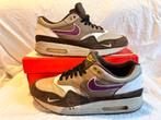 Nike Air Max 1 Atmos Viotech mt 44, Kleding | Heren, Schoenen, Ophalen of Verzenden, Gedragen, Overige kleuren