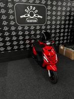 Piaggio zip 2021 EERSTE EIGENAAR, Fietsen en Brommers, Scooters | Piaggio, Ophalen, Maximaal 45 km/u, Zip, Zo goed als nieuw