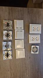 Divers schakelmateriaal en stopcontacten, Ophalen, Gebruikt, Stopcontact