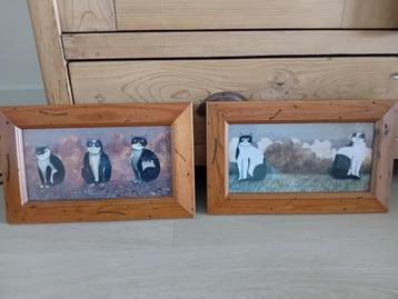 2 schilderijtjes met katten 31.5x19.5 cm beschikbaar voor biedingen