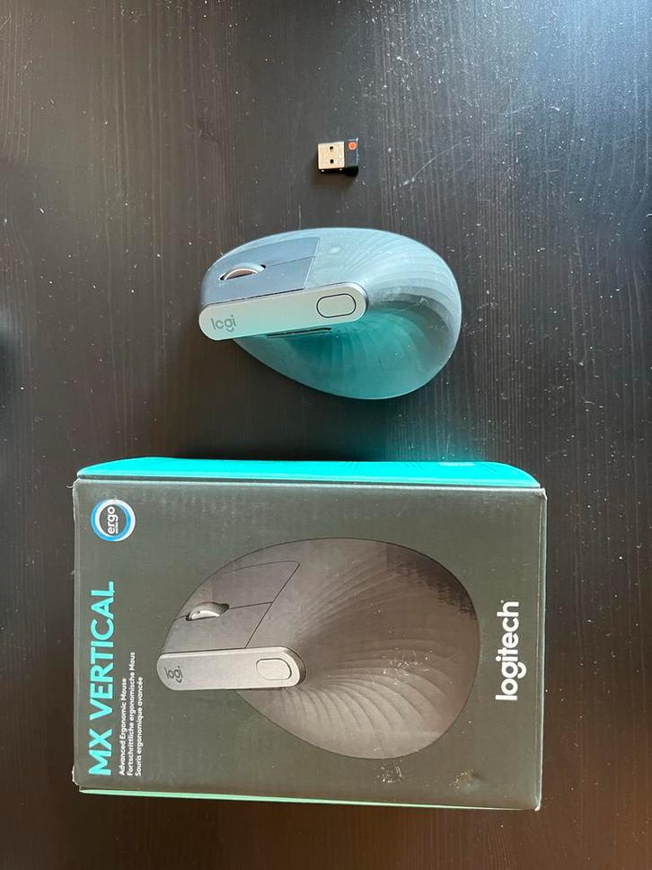 Logitech MX Vertical Muis - Ergonomisch, Computers en Software, Muizen, Gebruikt, Muis, Rechtshandig, Draadloos, Ergonomisch, Ophalen of Verzenden