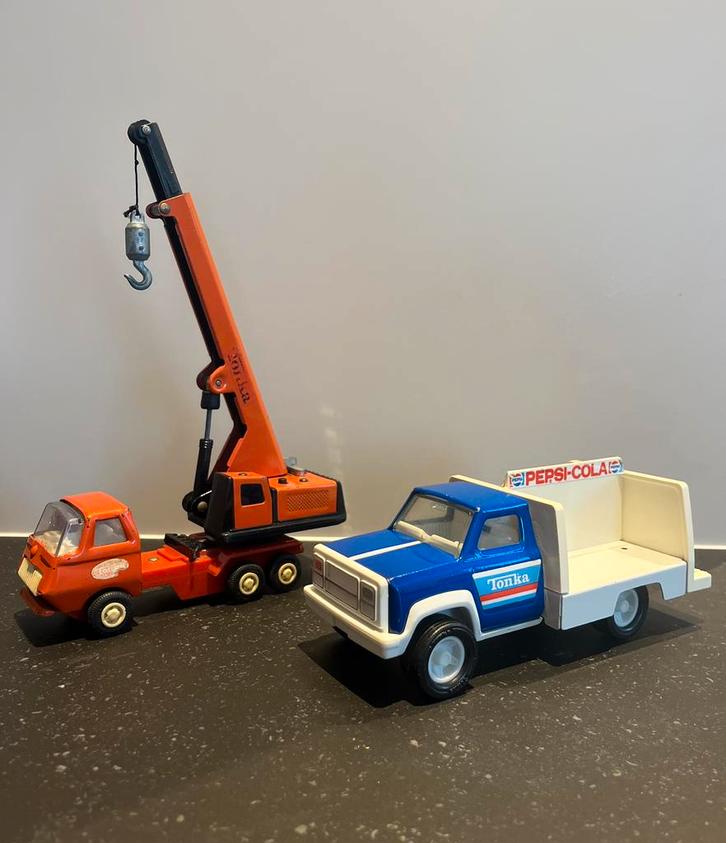Tonka Speelgoed - Hijskraan en Pepsi-Cola bestelwagen, Antiek en Kunst, Antiek | Speelgoed, Ophalen of Verzenden