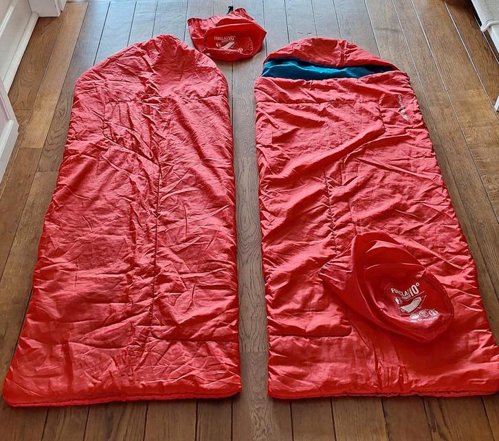 Forclaz Quechua Junior 10 slaapzakken, 2 stuks, Caravans en Kamperen, Slaapzakken, Zo goed als nieuw, Ophalen of Verzenden