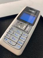 NOKIA 2310 (Dragon) wit 'RARE FIND' MINT + originele lader, Telecommunicatie, Wit, Fysiek toetsenbord, Ophalen of Verzenden, Klassiek of Candybar