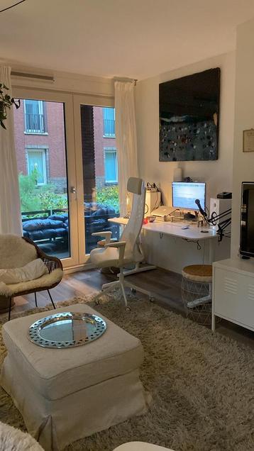 Ikea Thuiswerkplek Bureau en Stoel wit beschikbaar voor biedingen