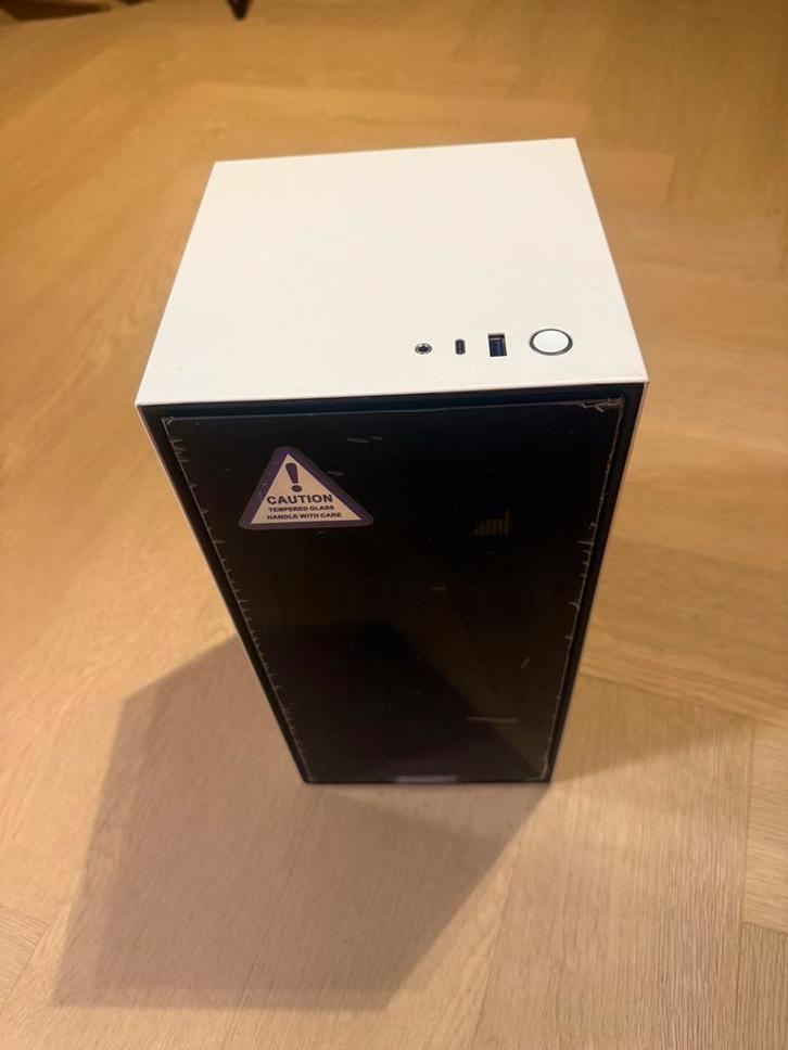 NZXT H1 Mini-ITX Kast - Compact en Stijlvol, Computers en Software, Computerbehuizingen, Gebruikt, Ophalen of Verzenden