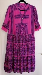 TRENDY paars/roze Ibizastijl jurk (one size), Kleding | Dames, Jurken, Ophalen of Verzenden, Nieuw, Overige kleuren, Onder de knie