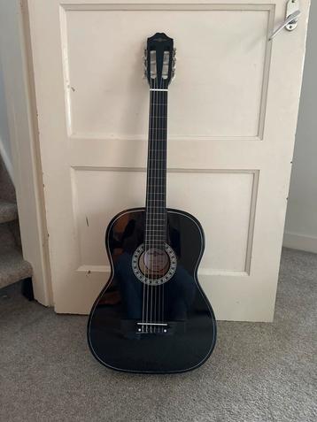 Zwarte Gitaar - Klassiek Model beschikbaar voor biedingen