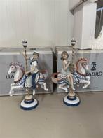 Lladro Porseleinen Beeldje jongen en Meisje op Carrousel Paa, Ophalen of Verzenden, Zo goed als nieuw, Mens