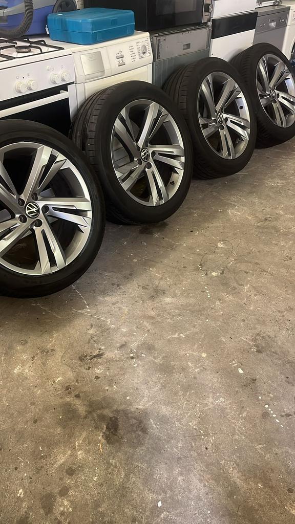 Volkswagen Tiguan sportvelgen met banden – 19 inch, Auto-onderdelen, Banden en Velgen, Banden en Velgen, Winterbanden, 19 inch