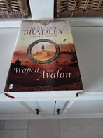 Wapen van Avalon - Marion Bradley, Ophalen of Verzenden, Gelezen, Marion Bradley