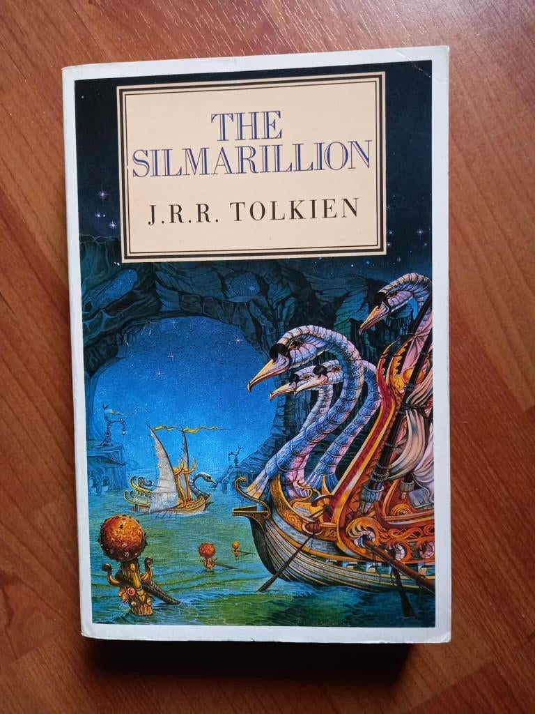 The Silmarillion (Unicorn) - J.R.R. Tolkien (1983), Boeken, Fantasy, Zo goed als nieuw, Verzenden