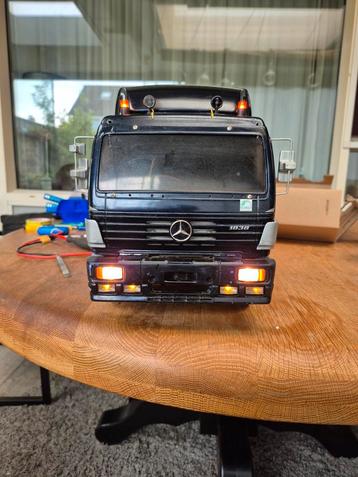 Tamiya Mercedes 1838 Truck met Lichtset 1/14 beschikbaar voor biedingen
