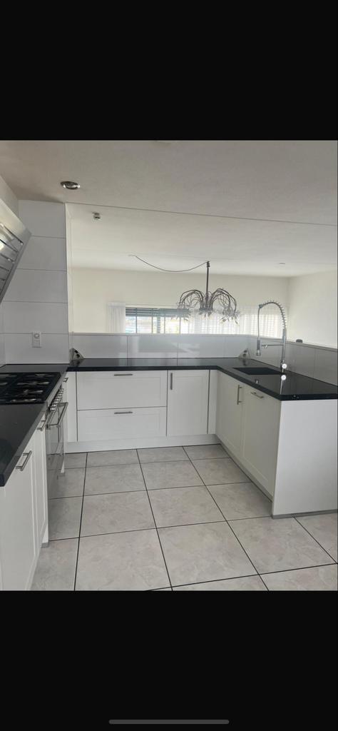 Complete Keuken met Boretti Fornuis & Composietblad, Huis en Inrichting, Keuken | Complete keukens, Gebruikt, Hoekkeuken, Wit