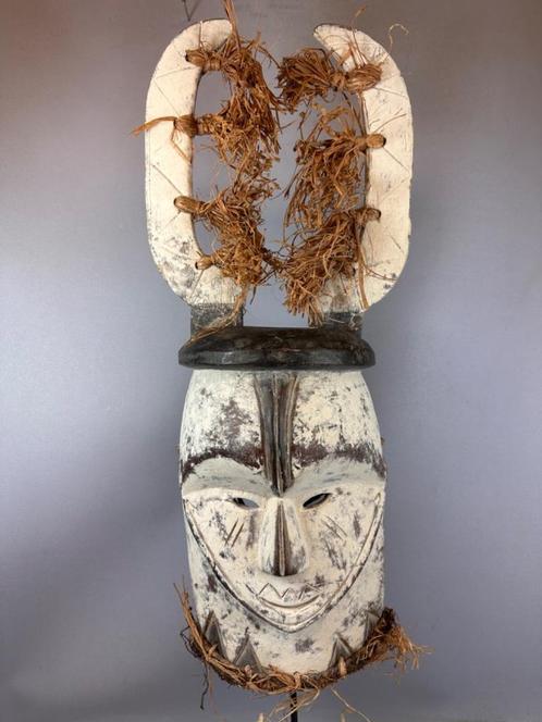 250516 Mooi Afrikaans Fang masker with Raffia uit Gabon., Antiek en Kunst, Kunst | Niet-Westerse kunst, Ophalen of Verzenden