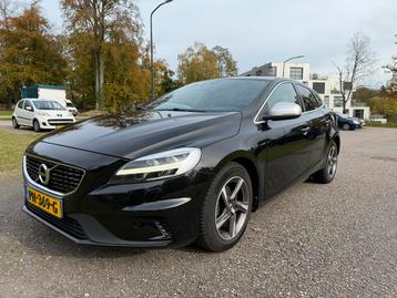 Volvo V40 D2 R-Design Nordic+ | Full options | Topstaat beschikbaar voor biedingen