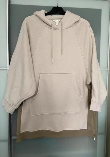 Oversized capuchon sweater beschikbaar voor biedingen