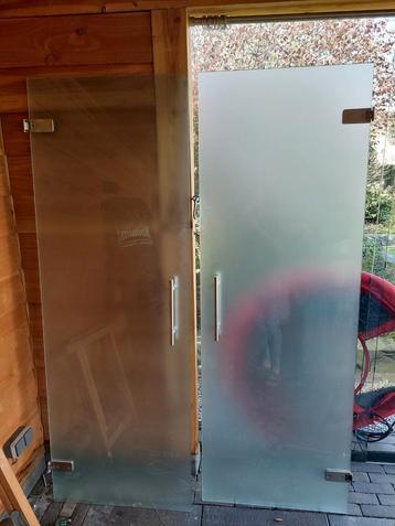 2 glazen deuren matglas beschikbaar voor biedingen
