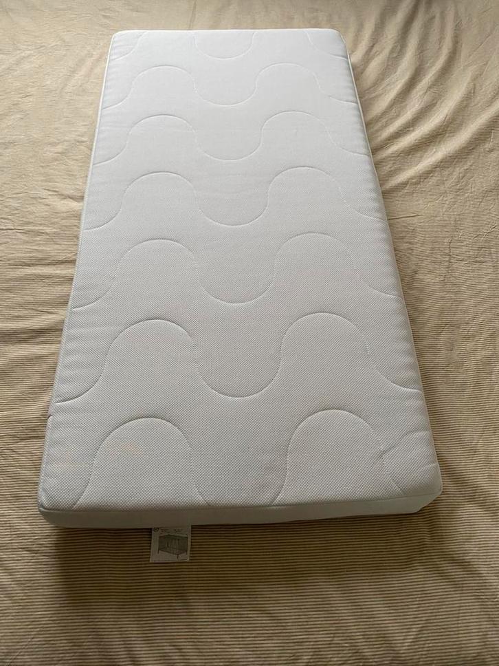 IKEA Krummelur matras 120x60 cm, beddengoed nieuwstaat, Kinderen en Baby's, Kinderkamer | Complete kinderkamers, Zo goed als nieuw
