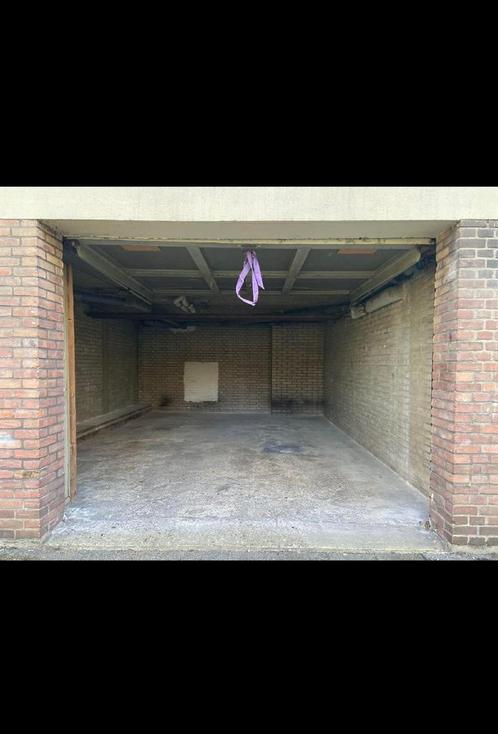 Garagebox te Rijswijk zeer ruim circa 25 m2 en droog, Huizen en Kamers, Garages en Parkeerplaatsen, Den Haag