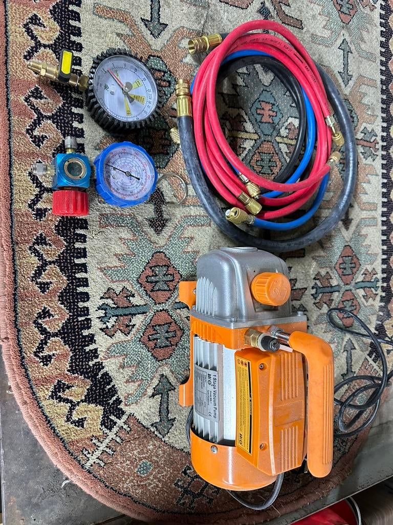 Vacuumpomp set met meters en slangen, Ophalen, Minder dan 60 m³, 3 snelheden of meer, Zo goed als nieuw