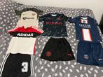 Voetbalpakjes 122/128, Ophalen of Verzenden, Zo goed als nieuw, Jongen of Meisje, Sport- of Zwemkleding