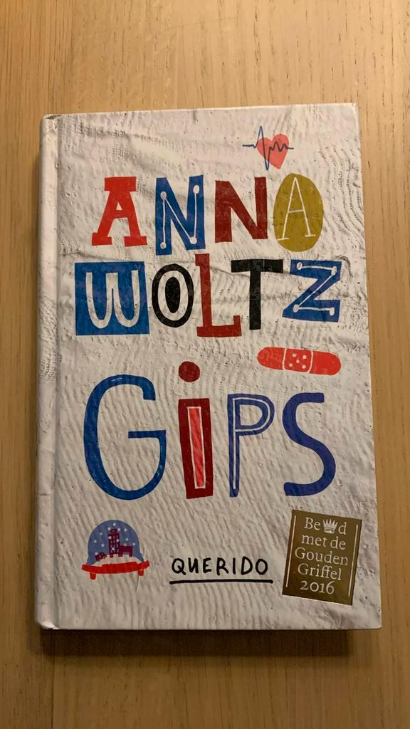 Anna Woltz - Gips, Boeken, Kinderboeken | Jeugd | 10 tot 12 jaar, Zo goed als nieuw, Ophalen of Verzenden