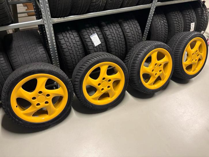 Porsche Turbo Twist Velgen Speed Gelb met Winterbanden, Auto-onderdelen, Banden en Velgen, Banden en Velgen, Winterbanden, 18 inch