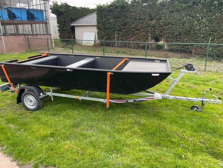 HDPE werkboot / visboot 4 m x 1,80m platbodem (bj 2026), Watersport en Boten, Motorboten en Motorjachten, Gebruikt, Overige brandstoffen