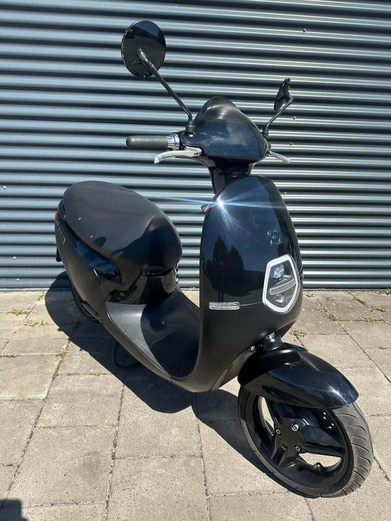 Agm eco elektrische scooter, Fietsen en Brommers, Overige merken, Elektrisch, Ophalen of Verzenden, Zo goed als nieuw