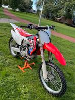 Honda CRF 450 R 2016 - Zeer goed onderhouden crossmotor, Sportuitlaat, Particulier, Crossmotor, Meer dan 35 kW