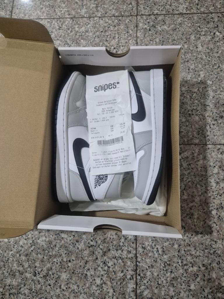 Nike Air Jordan 1 Mid Light Smoke Grey - Maat 36,5, Nike, Nieuw, Ophalen of Verzenden, Sneakers of Gympen