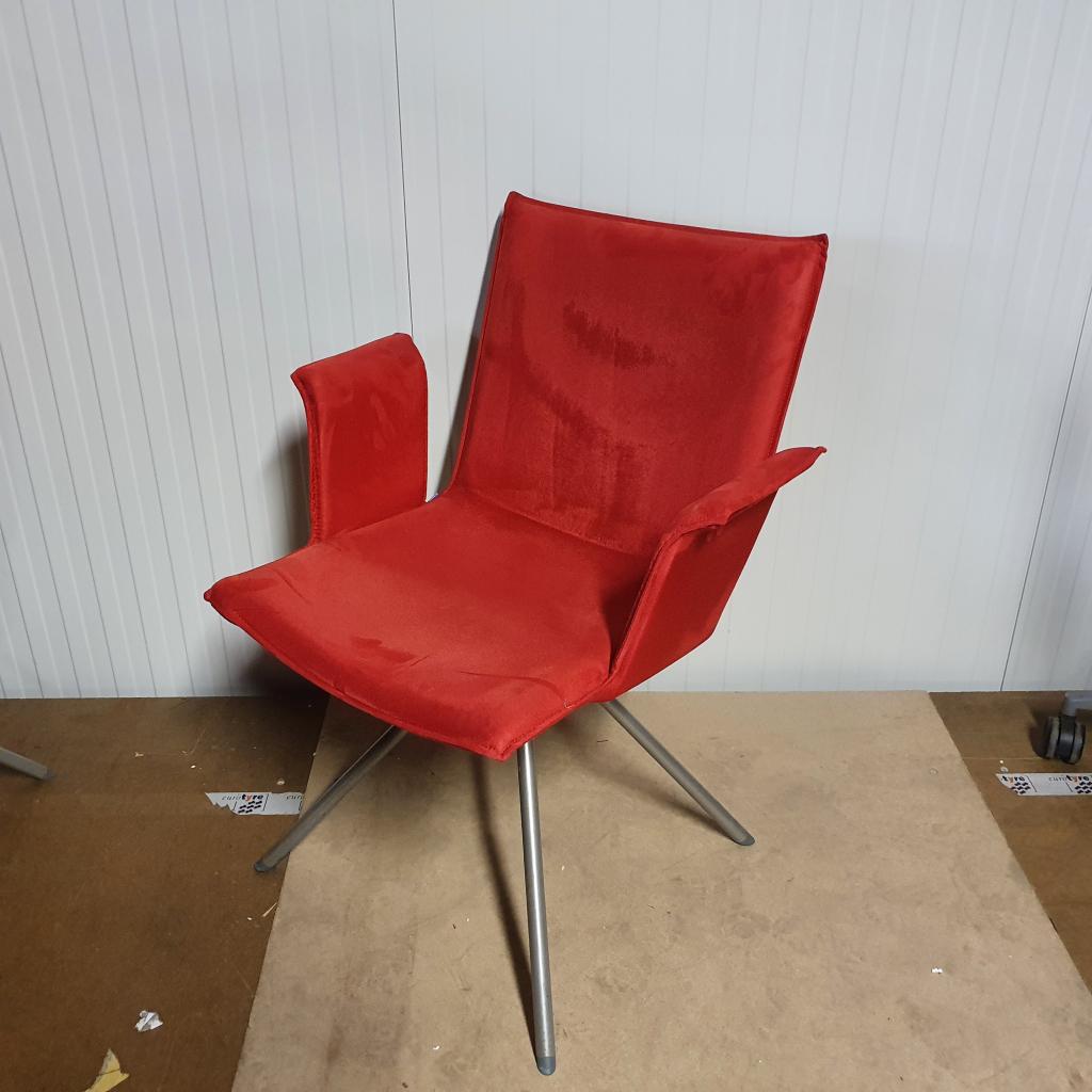 Eromes vergaderstoel - rode stof, Niet ingevuld, Gebruikt, Niet ingevuld, Niet ingevuld