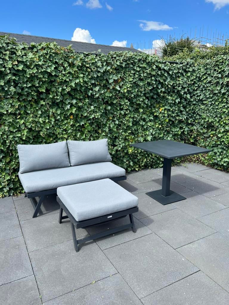 Tuinset: loungebank en tafel incl kussens, Ophalen, Zo goed als nieuw