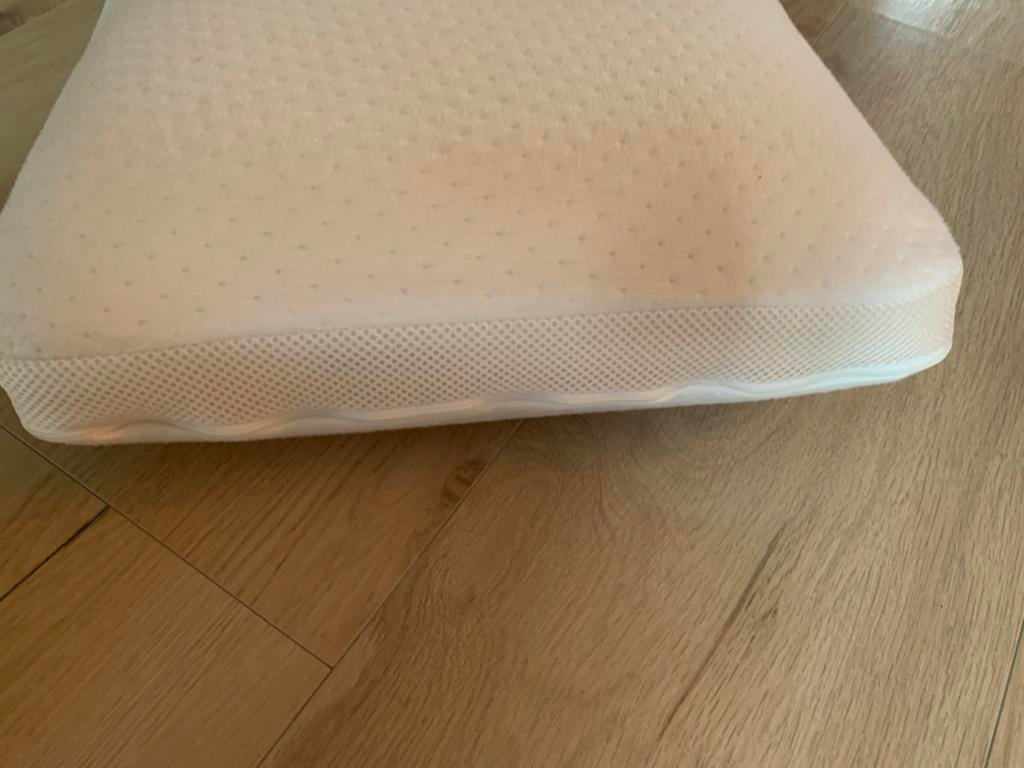 Hoofdkussen Matt Sleeps - Comfortabel en ondersteunend, Huis en Inrichting, Eenpersoons, Wit, Ophalen of Verzenden, Zo goed als nieuw