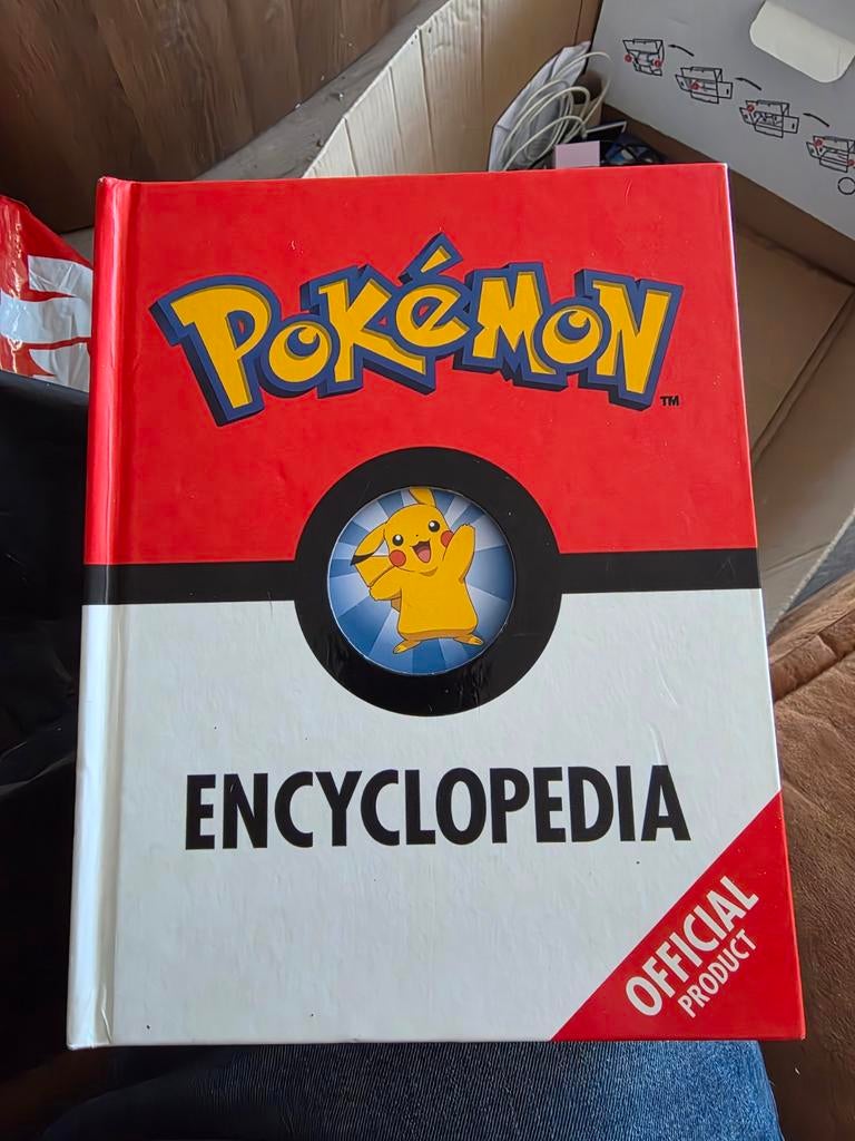 Pokémon Encyclopedie - Officieel Product, Ophalen of Verzenden, Zo goed als nieuw, Los deel, Dieren