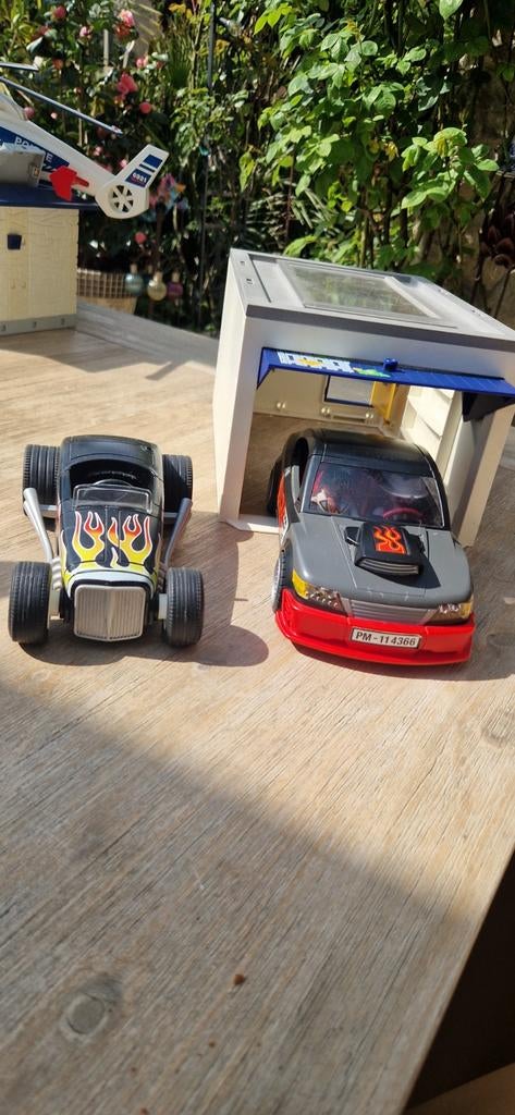 Playmobil Garage plus twee sportwagens, Ophalen of Verzenden, Zo goed als nieuw