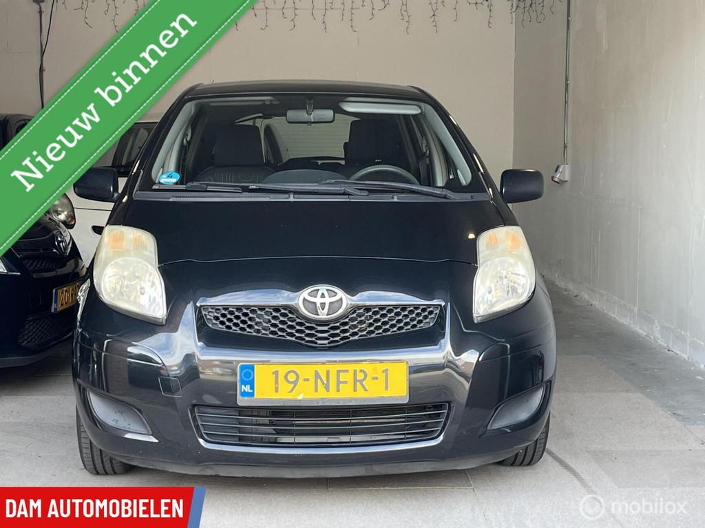 Toyota Yaris 1.0 VVTi Acces 1e eig Dealer onderhouden, Airco, Voorwielaandrijving, Euro 5, 750 kg, Zwart