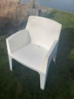 Te koop vier witte plastic stabelbare tuinstoelen, Ophalen, Gebruikt, Plastic, Stapelbaar