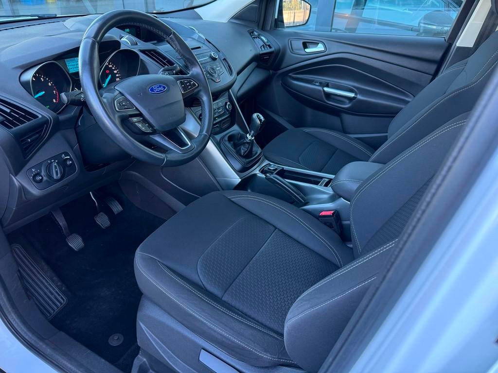 Ford Kuga 1.5 EcoBoost Trend Essential, 150 pk, Wit, Bedrijf, Handgeschakeld