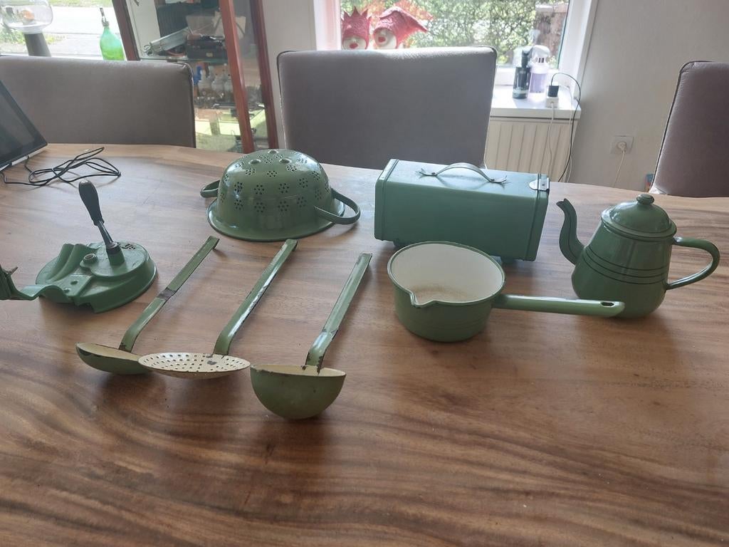 Verzameling groen emaille keukengerei: vintage en compleet, Antiek en Kunst, Antiek | Emaille, Ophalen of Verzenden