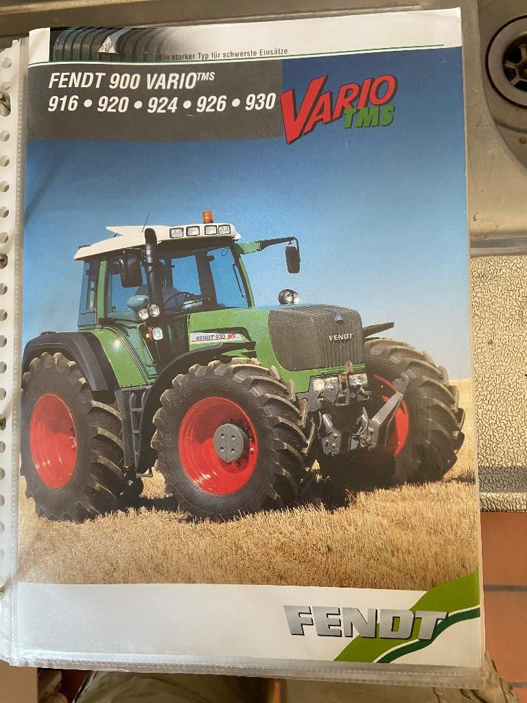 Tractorfolders, Ophalen of Verzenden, Zo goed als nieuw, Folder