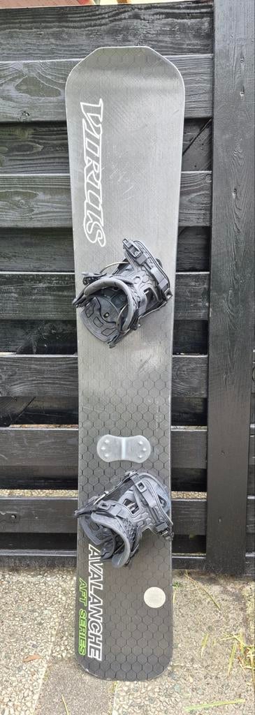 Virus Avalanche AFT FLP 168 snowboard, Sport en Fitness, Ophalen of Verzenden, Zo goed als nieuw, Board