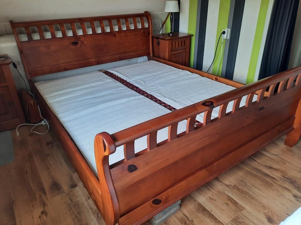 2 persoons bed ombouw 200x160cm, hout frame, degelijk, Huis en Inrichting, Slaapkamer | Bedden, Gebruikt, Tweepersoons, 160 cm